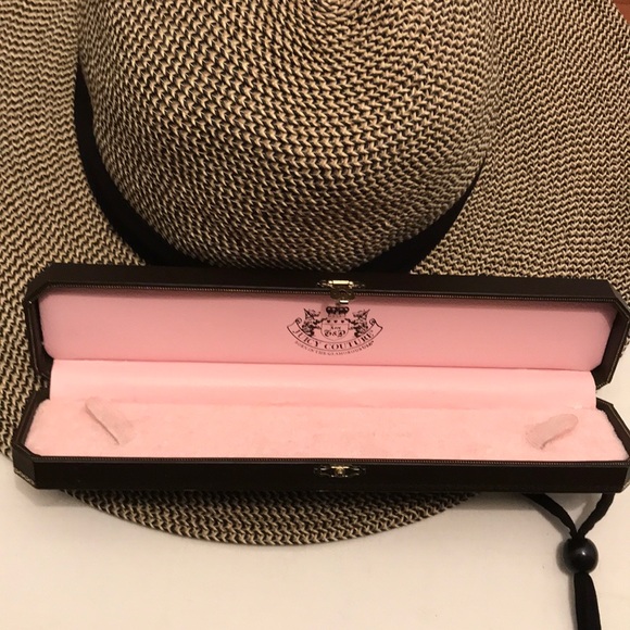 Juicy Couture Born in the Glamorous USA Bracelet - Picture 7 of 7